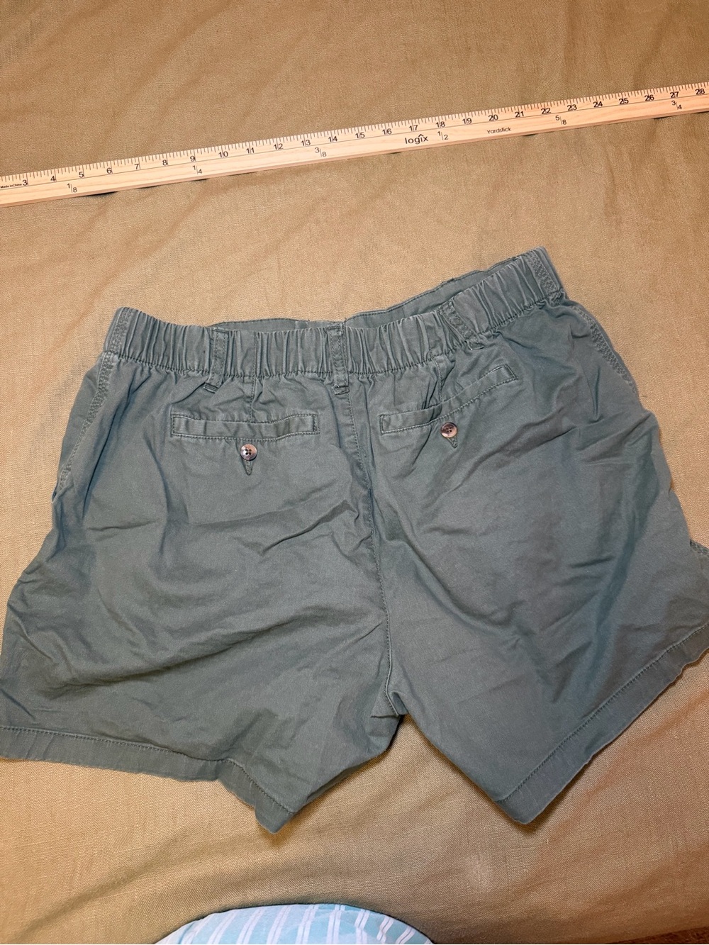 Old Navy Women's greeb OG Chino Shorts - Picture 5 of 6
